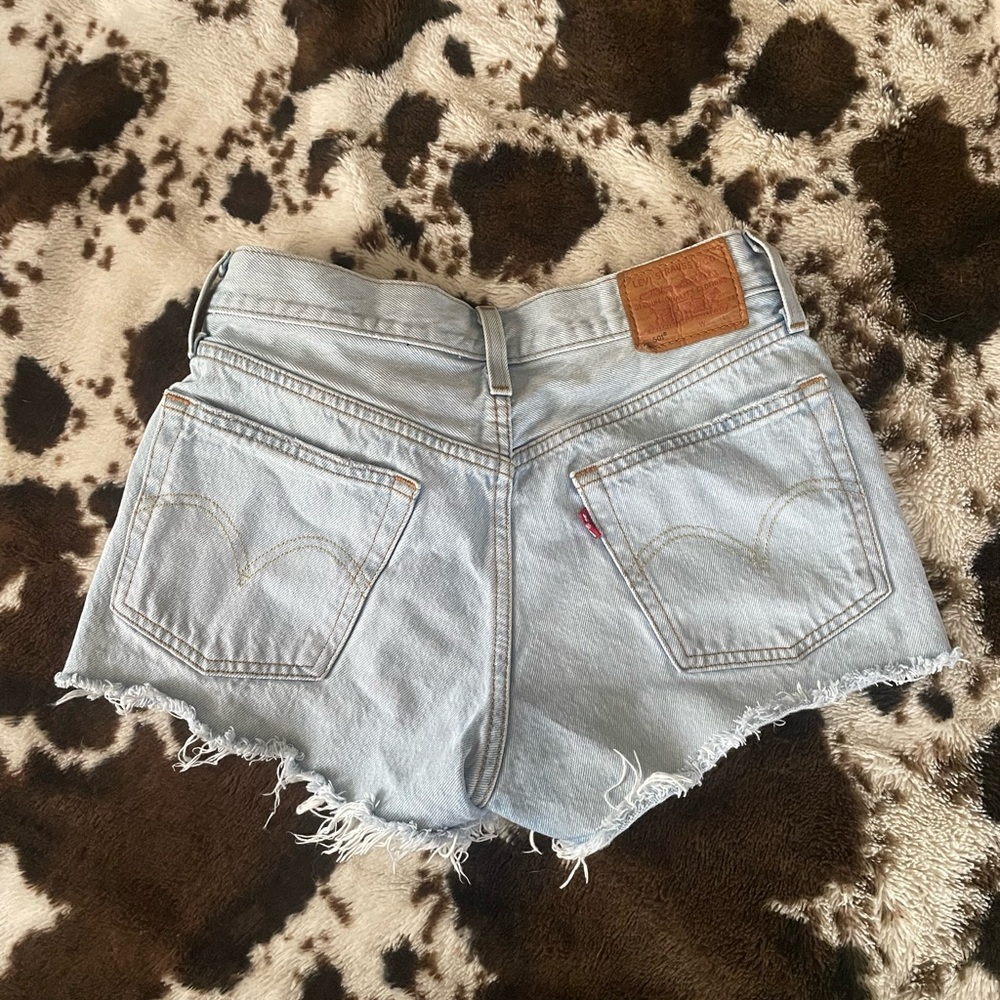 Very cute Levi jean shorts